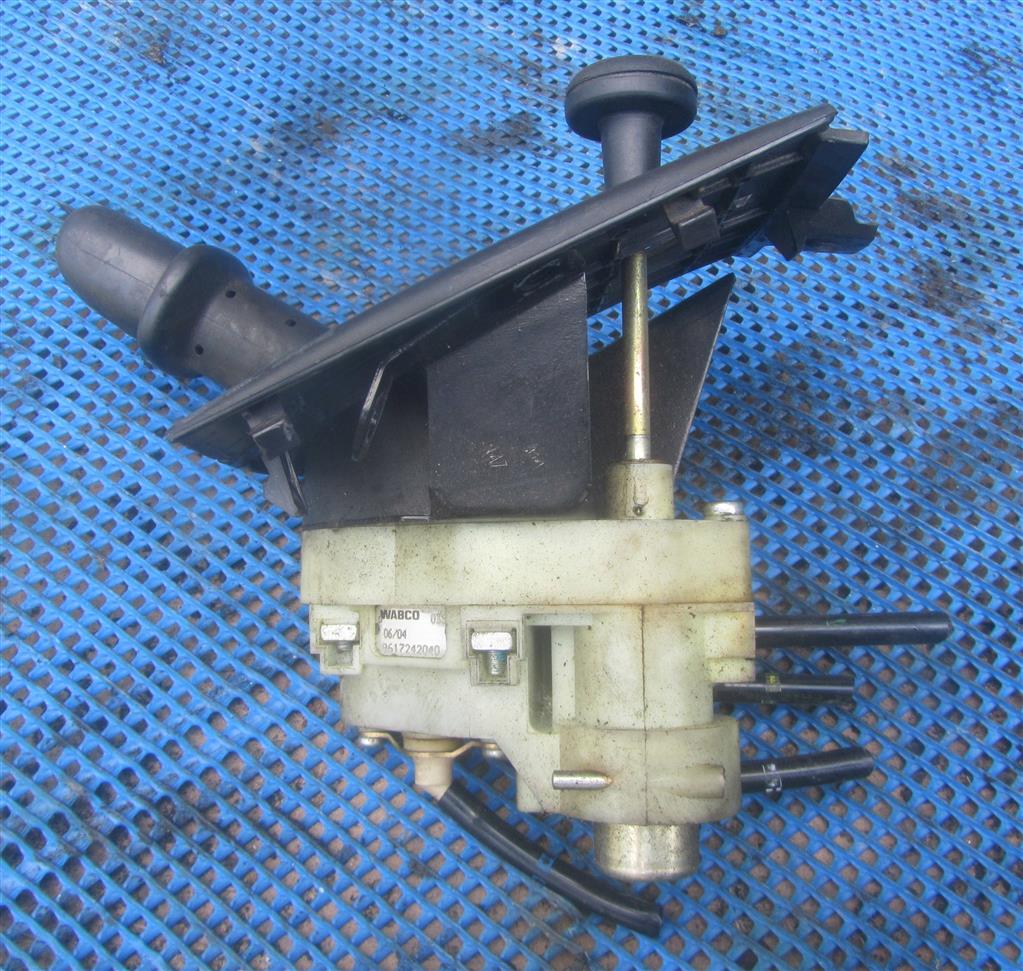 Кран ручного тормоза для Volvo FH12 20367533