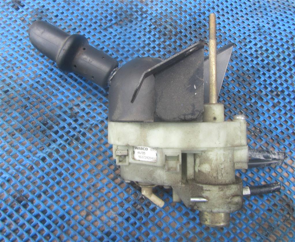 Кран ручного тормоза для Volvo FH12 20367533