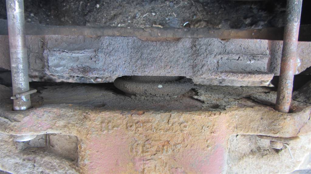 Суппорт передний левый для Renault Magnum МАСК 5010260004