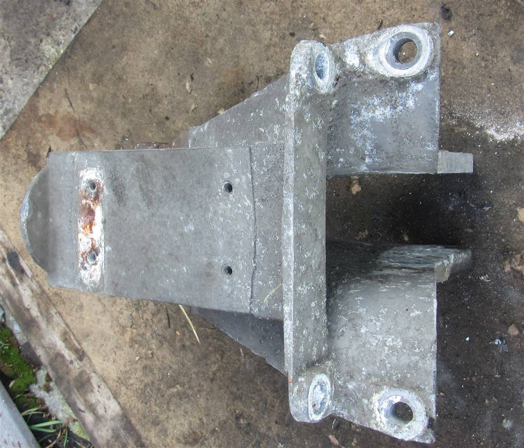 Кронштейн кабины передний для Renault Premium DXI 5010228905