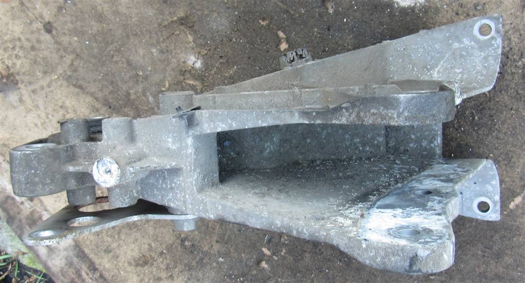 Кронштейн кабины передний для Renault Premium DXI 5010228905