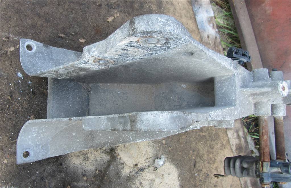 Кронштейн кабины передний для Renault Premium Dci 82270860