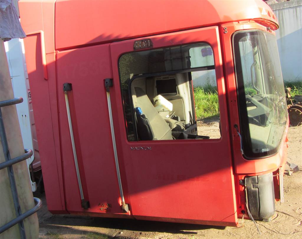 Кабина для Renault Magnum DXI 5600464441