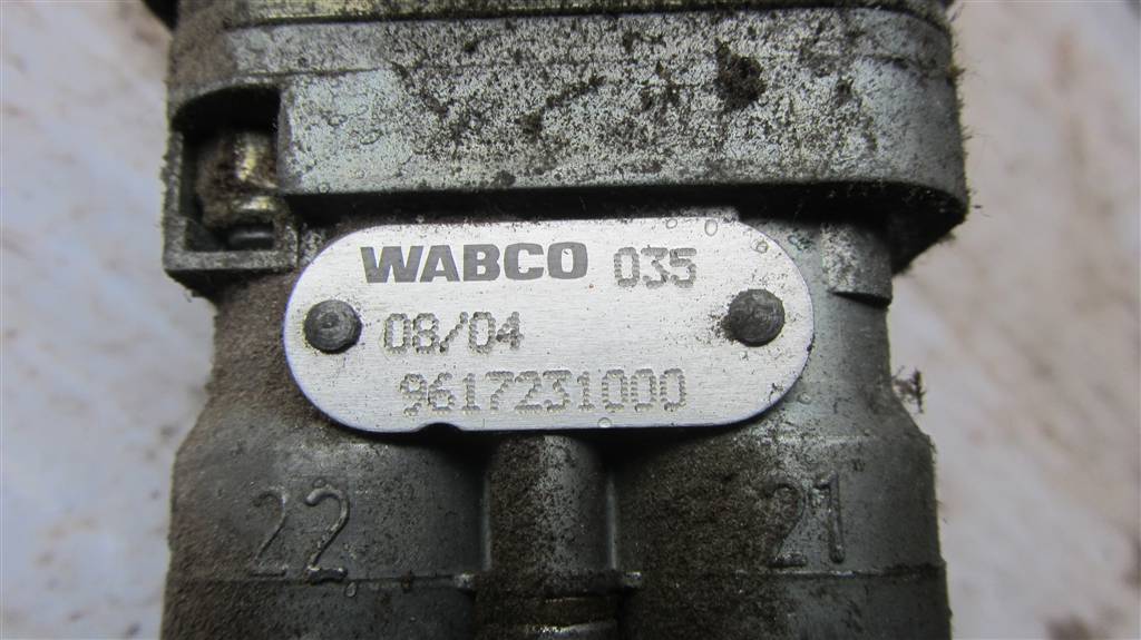 Кран ручного тормоза для МАЗ 5440 9617231000