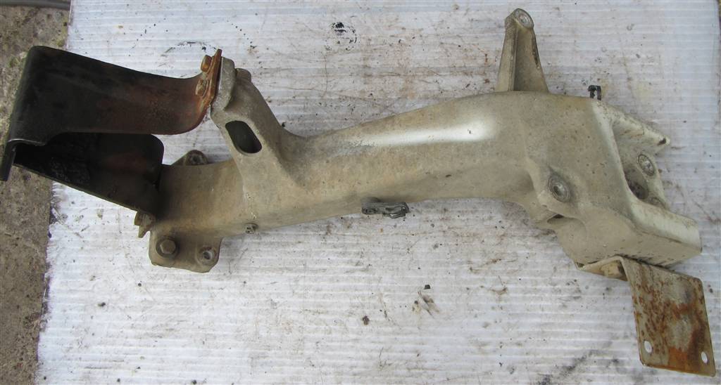 Кронштейн крепления бампера для Renault Premium DXI 7420819613