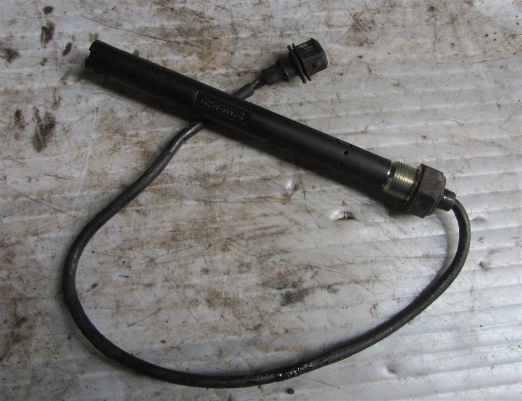 Датчик уровня масла для DAF Xf 105  1388000