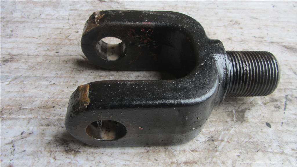 Крюк буксировочный для Renault Magnum DXI 7420997334