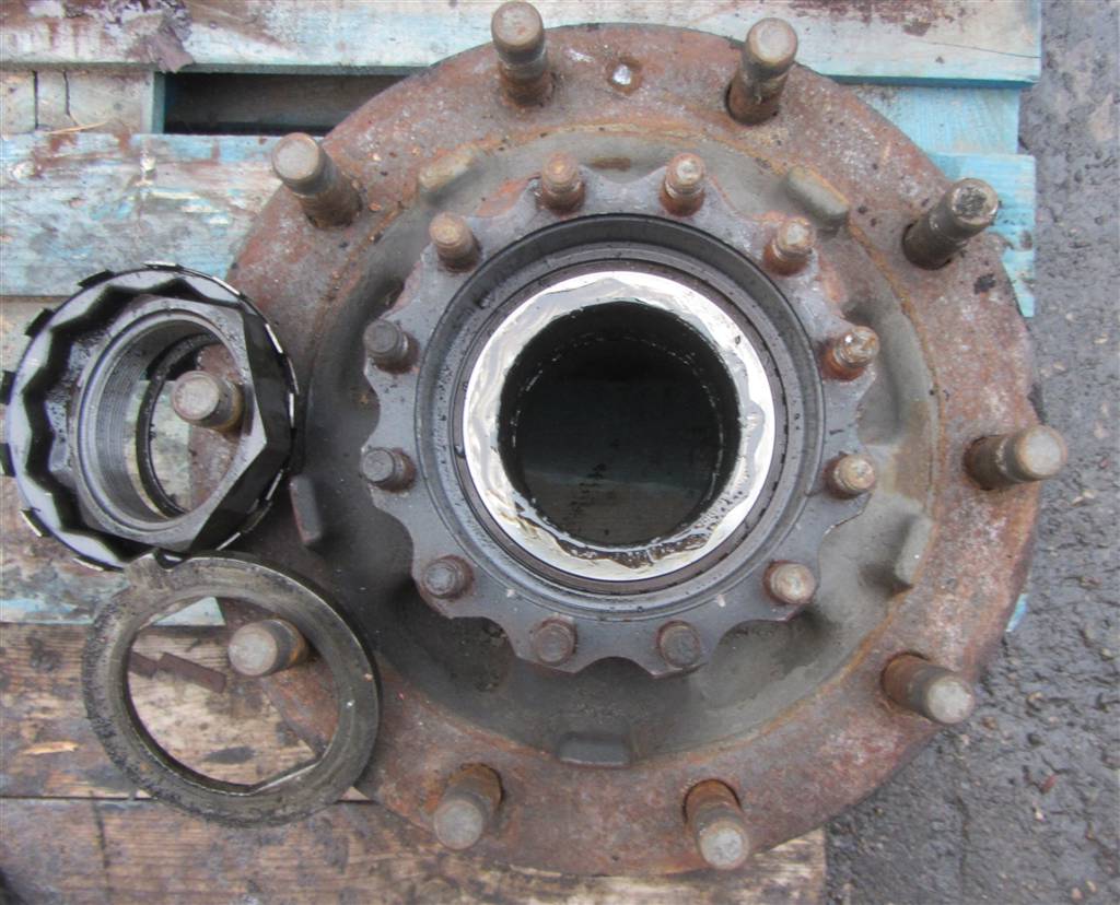 Ступица задняя для Renault Magnum DXI 7420535263