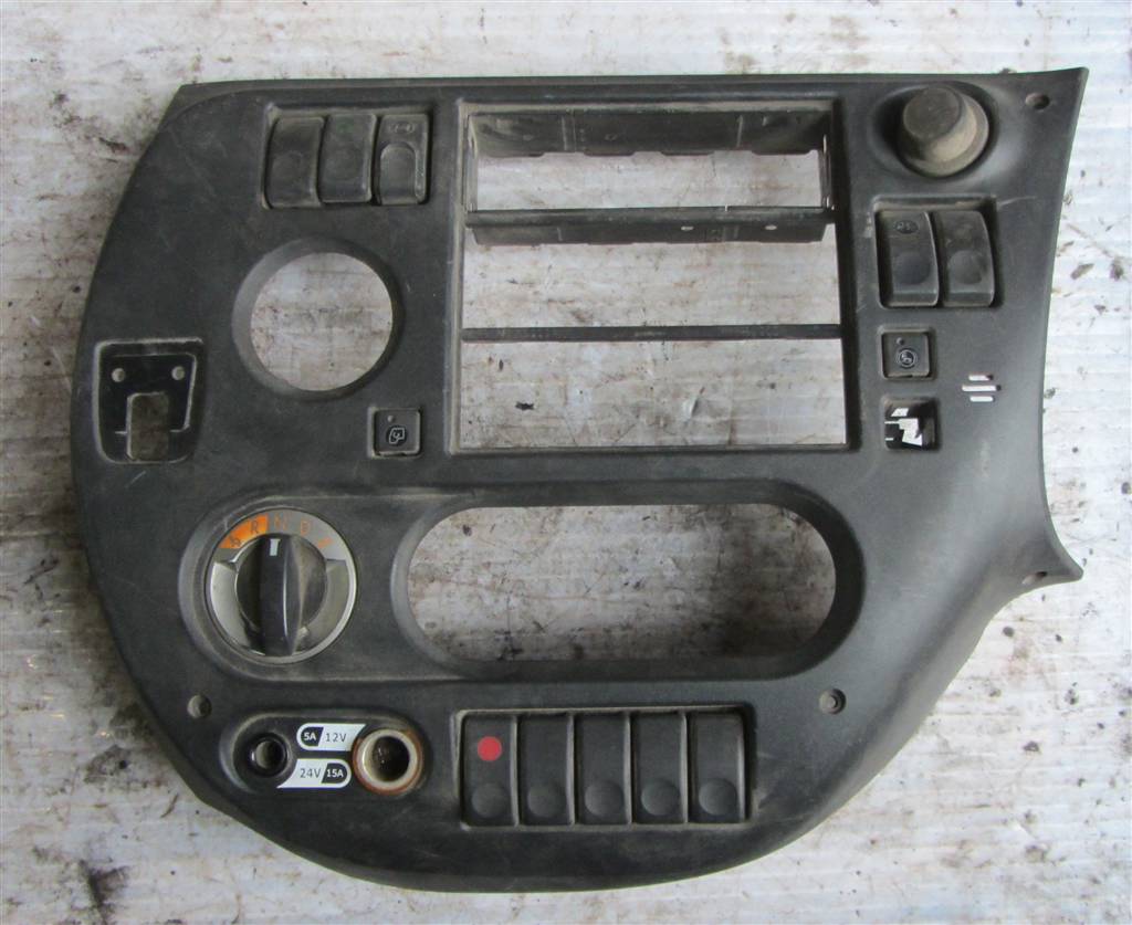 Рамка под магнитолу для DAF Cf 1793722