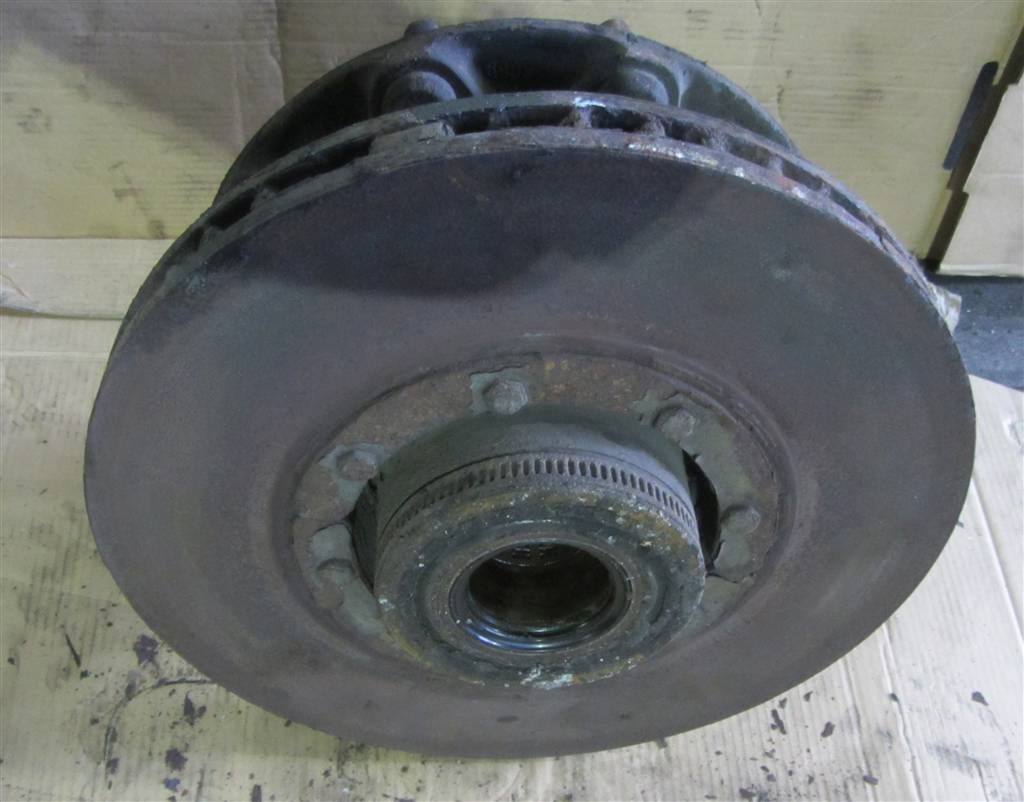 Ступица передняя для Renault Premium DXI 7421022433