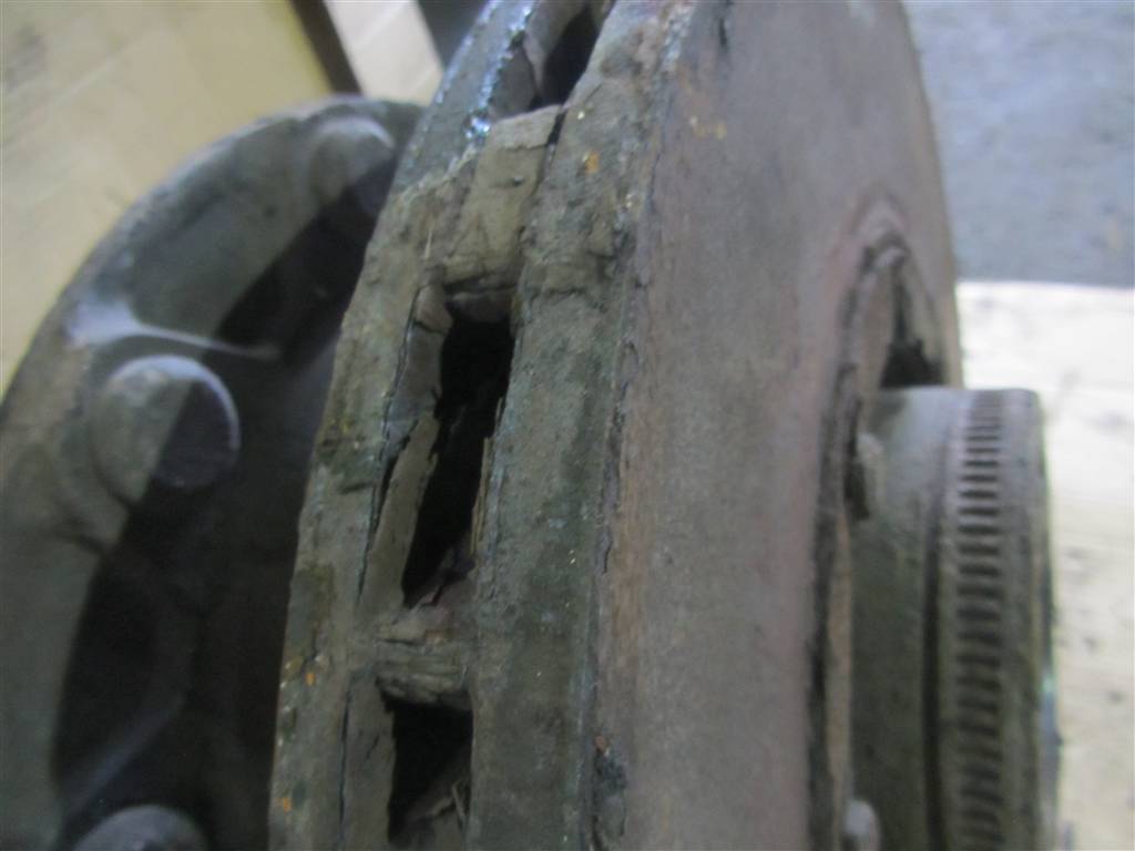 Ступица передняя для Renault Premium DXI 7421022433
