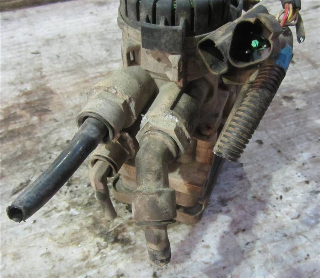 Кран модулятор тормозов передний ebs для Renault Premium DXI 20828237