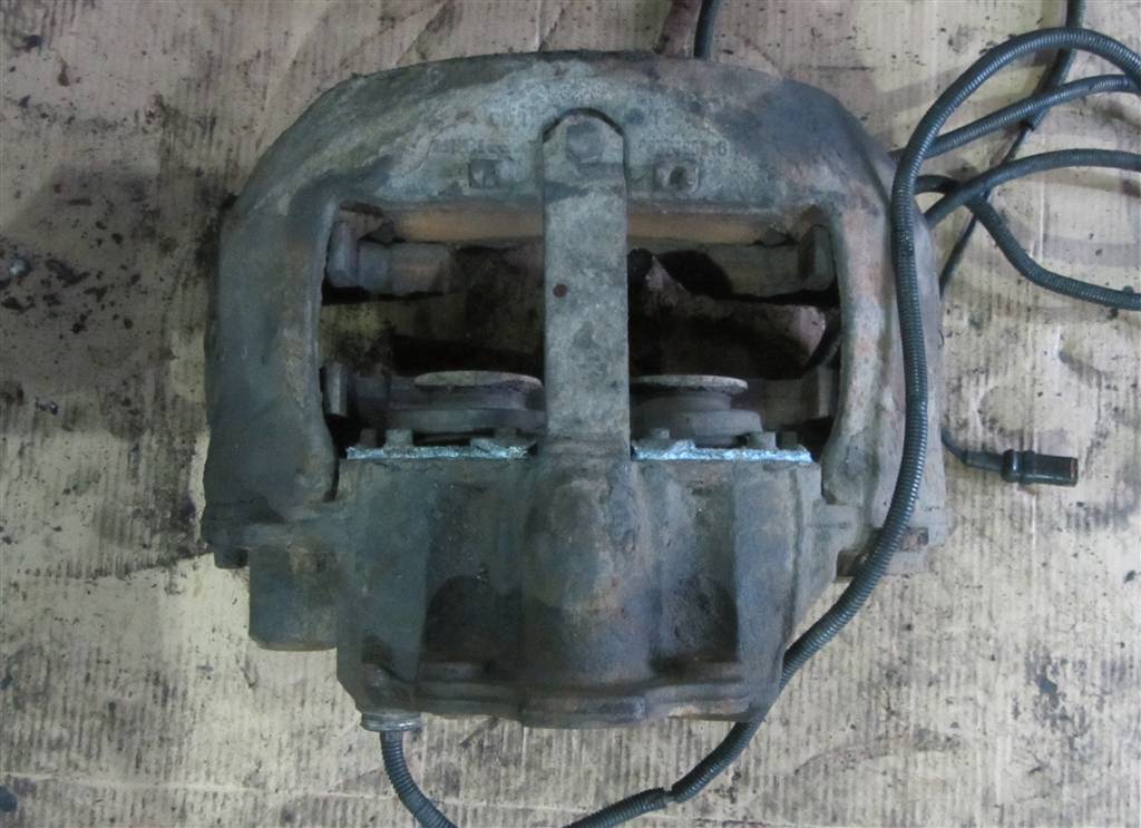 Суппорт передний левый для Renault Premium DXI 5001866508