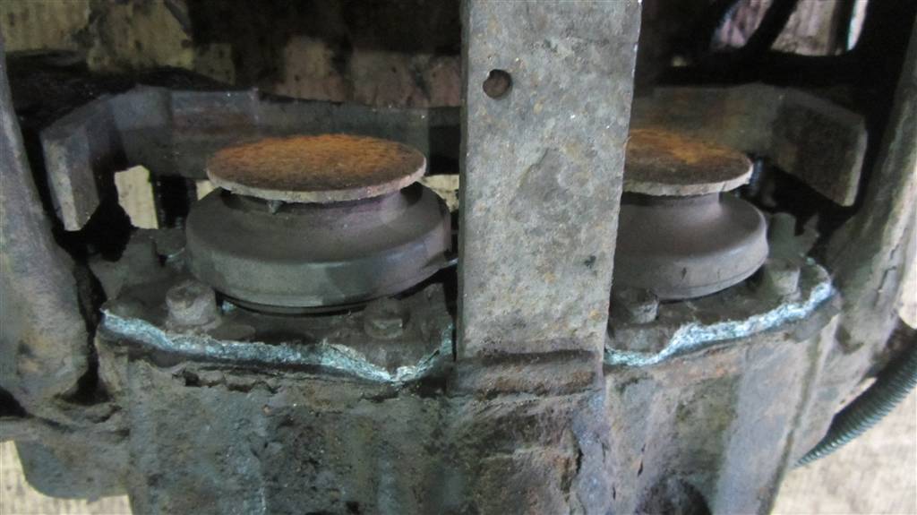 Суппорт передний левый для Renault Premium DXI 5001866508