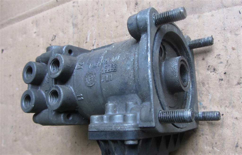 Кран главный тормозной для Volvo FH12 3986374