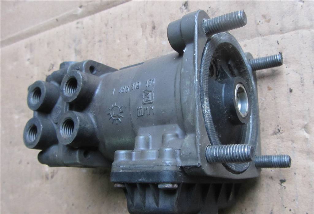 Кран главный тормозной для Volvo FH13 20456400