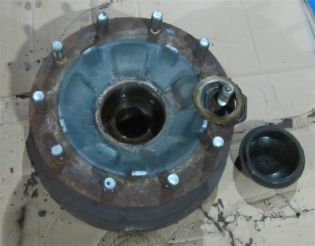 Ступица передняя для Renault Premium DXI 7421022433