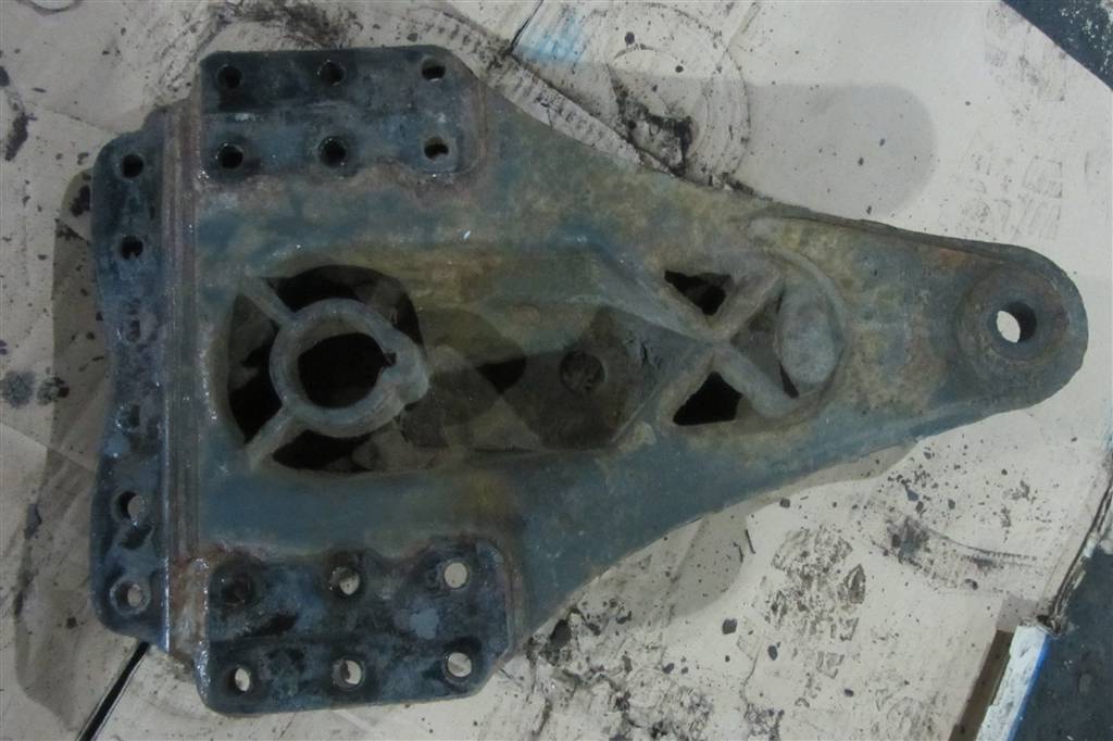 Кронштейн полурессоры для Renault Premium DXI 7421682250
