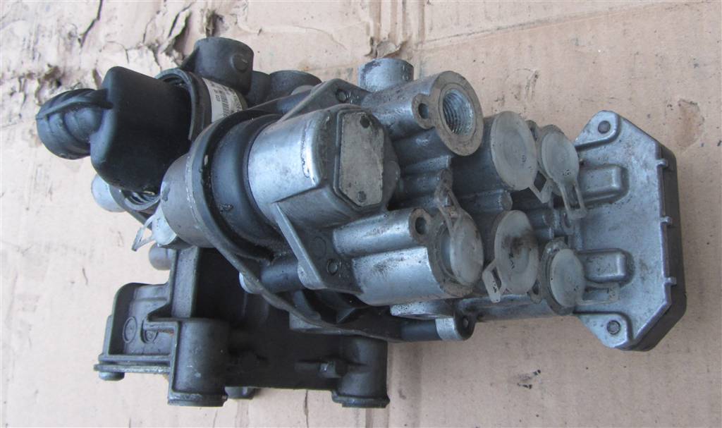 Кран регулятор давления осушитель тормозной системы для Iveco Stralis la8610