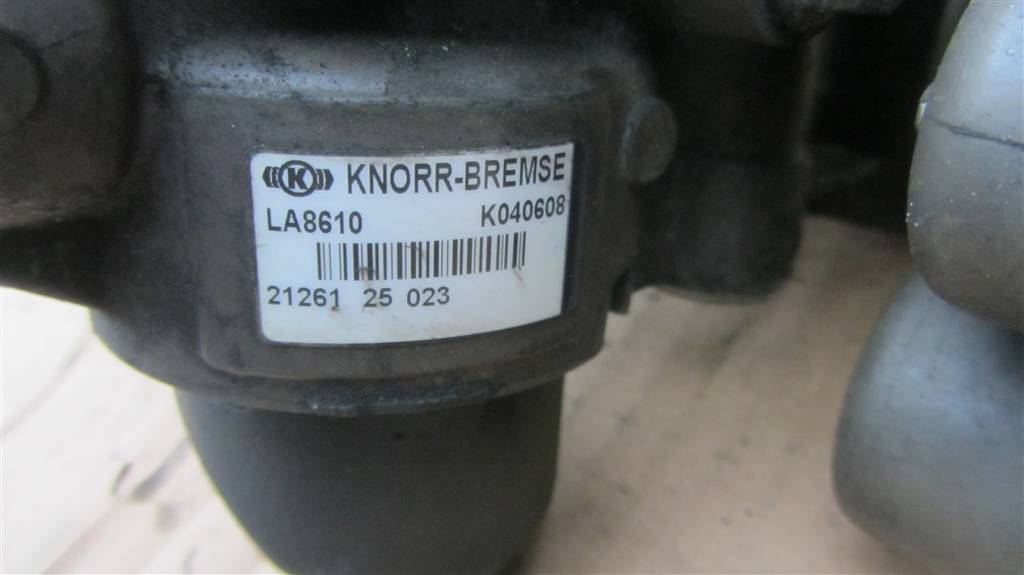 Кран регулятор давления осушитель тормозной системы для Iveco Stralis la8610