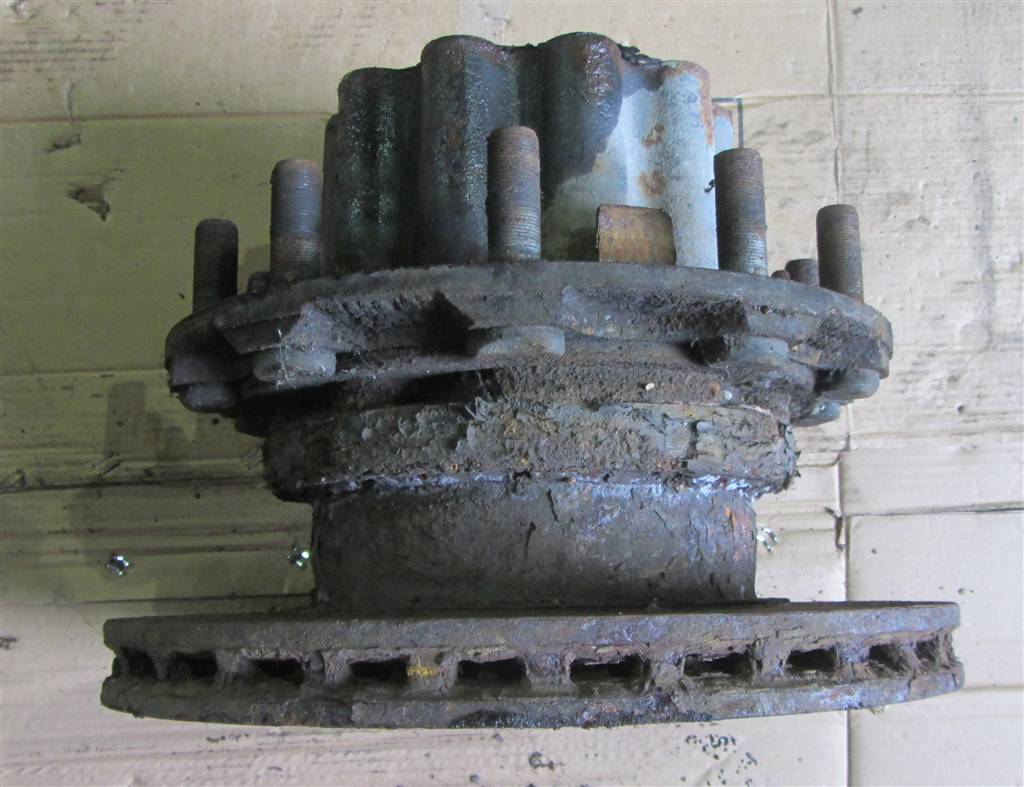 Ступица задняя для Mercedes Actros A 9463560201