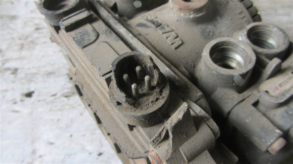 Кран модулятор тормозов задний ebs для DAF Xf 105  4801040030