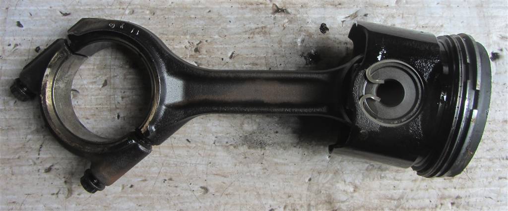 Поршень для Mercedes Actros A 4710372301