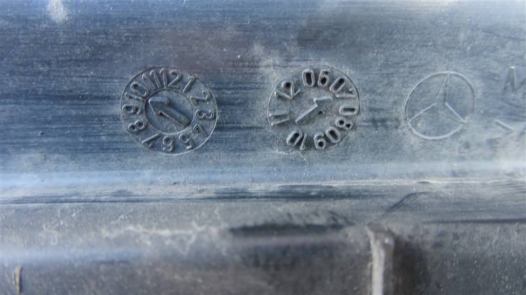 Накладка лобового стекла правая для Mercedes Actros 9436980762