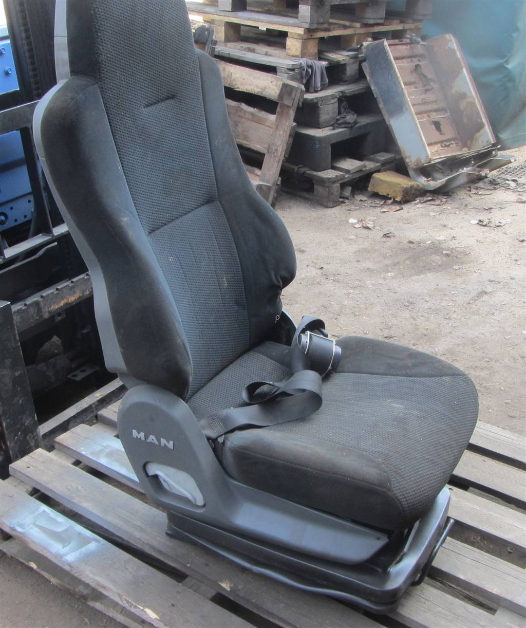 Сиденье переднее правое для MAN TGX 81623076326