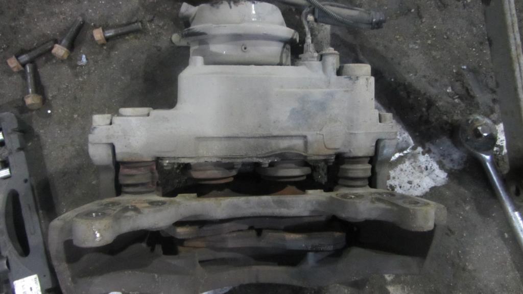 Суппорт передний правый для Renault Premium Dci 5010393685