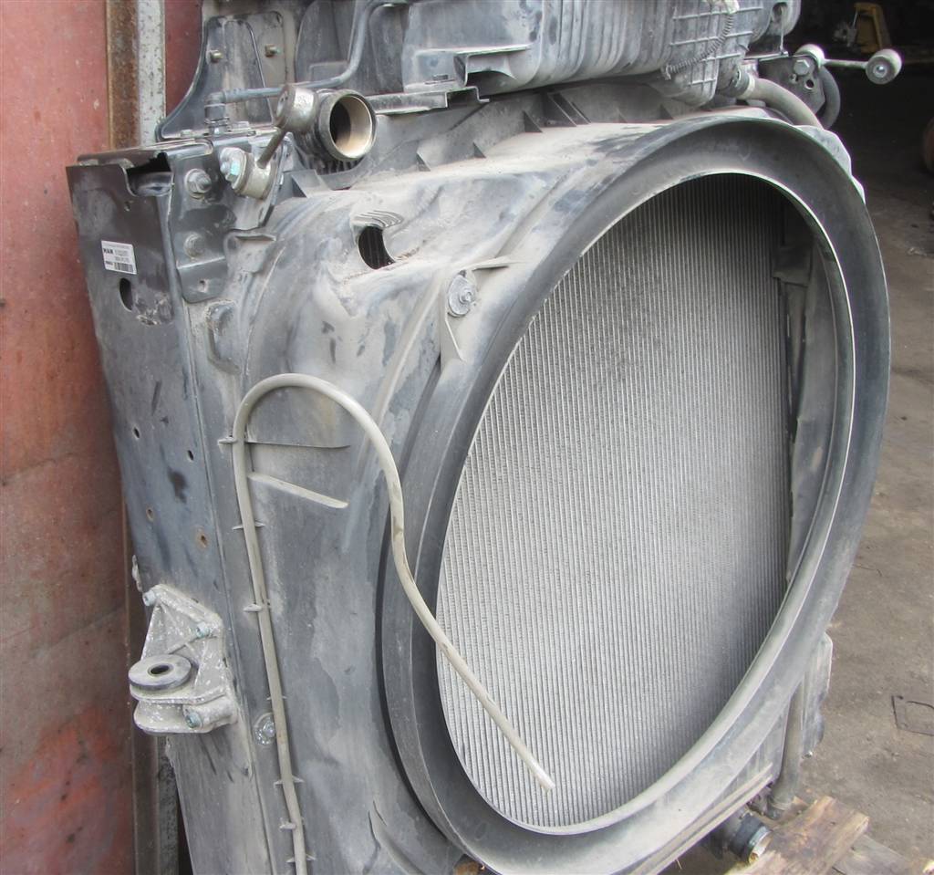 Радиатор (основной) для MAN TGX 81061006875