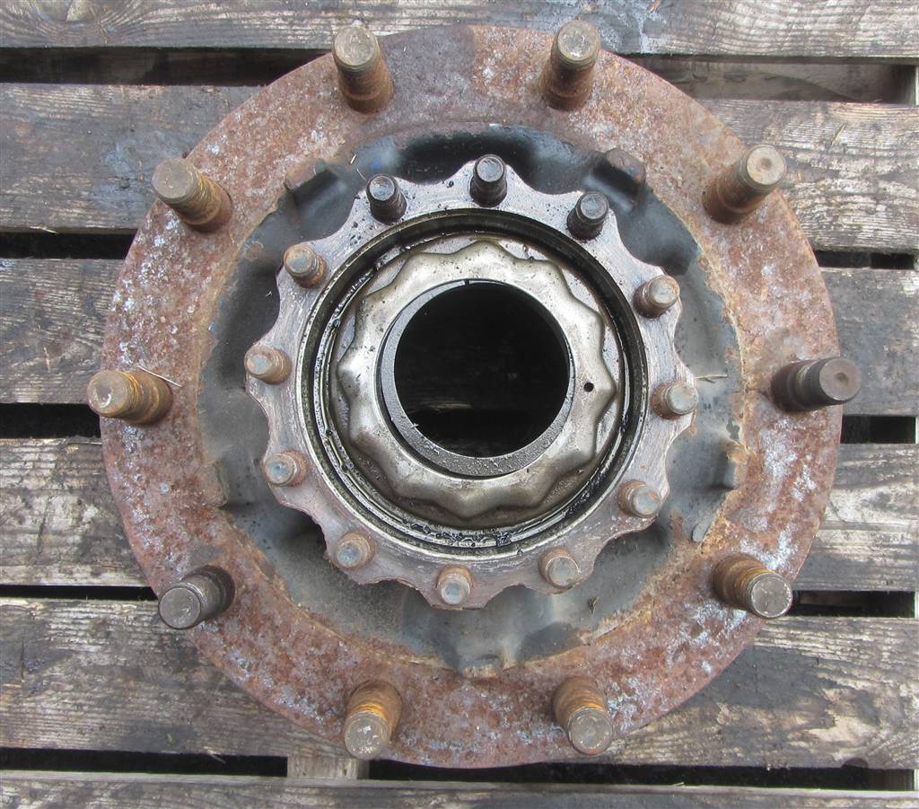 Ступица задняя для Volvo FH13 7420535263