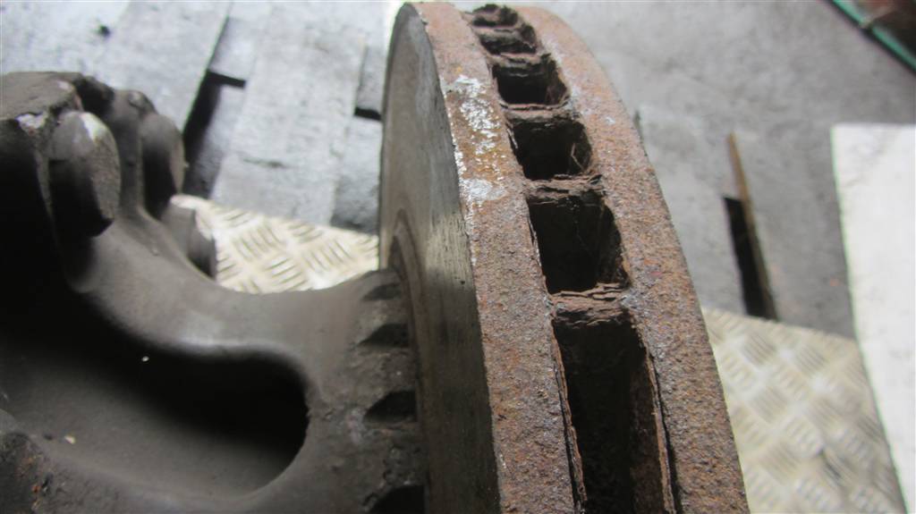 Ступица передняя для Renault Premium DXI 7421022433