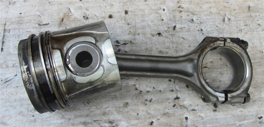 Поршень для Renault  Midlum 450858