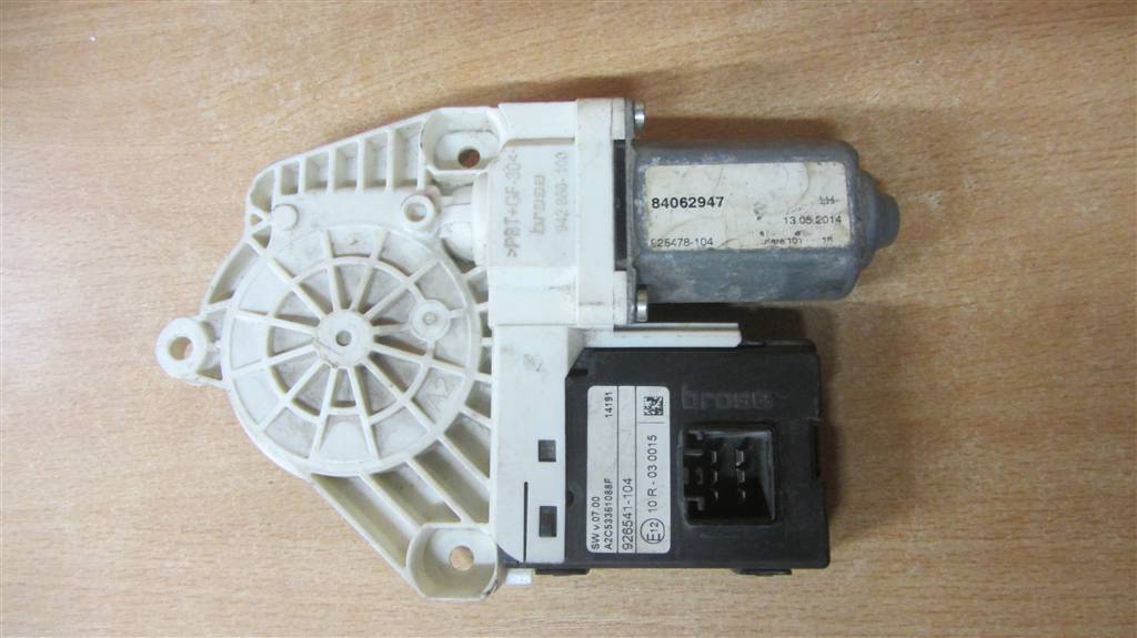 Моторчик стеклоподъемника для Volvo FH4 84062947