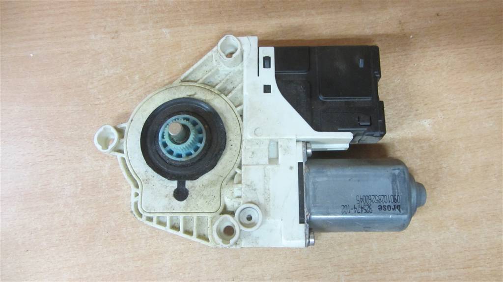 Моторчик стеклоподъемника для Volvo FH4 84062947