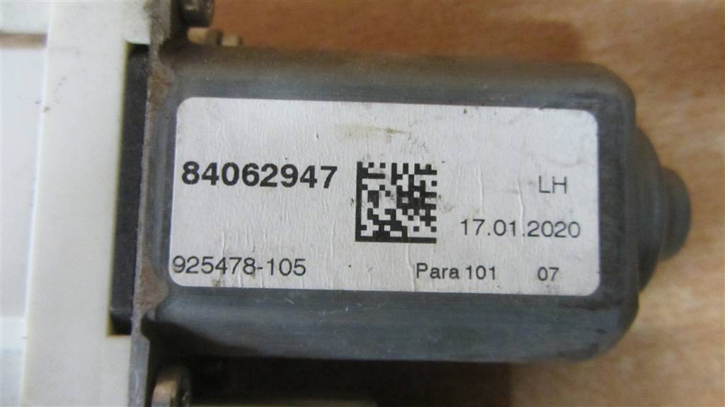 Моторчик стеклоподъемника для Volvo FH4 84062947