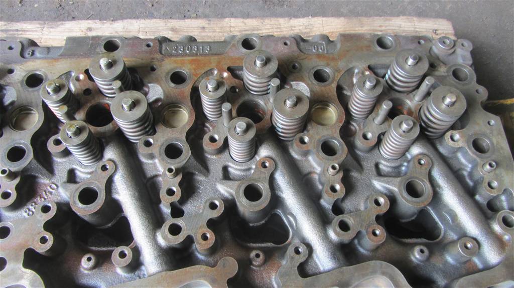 Головка блока цилиндров для DAF Xf 105  1833333