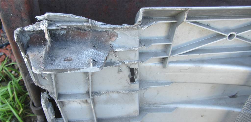 Решетка радиатора для Renault Magnum Etech 5010468565