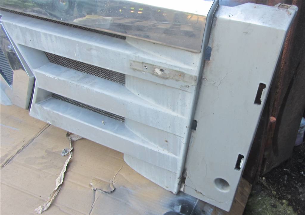 Решетка радиатора для Renault Magnum DXI 5010468565