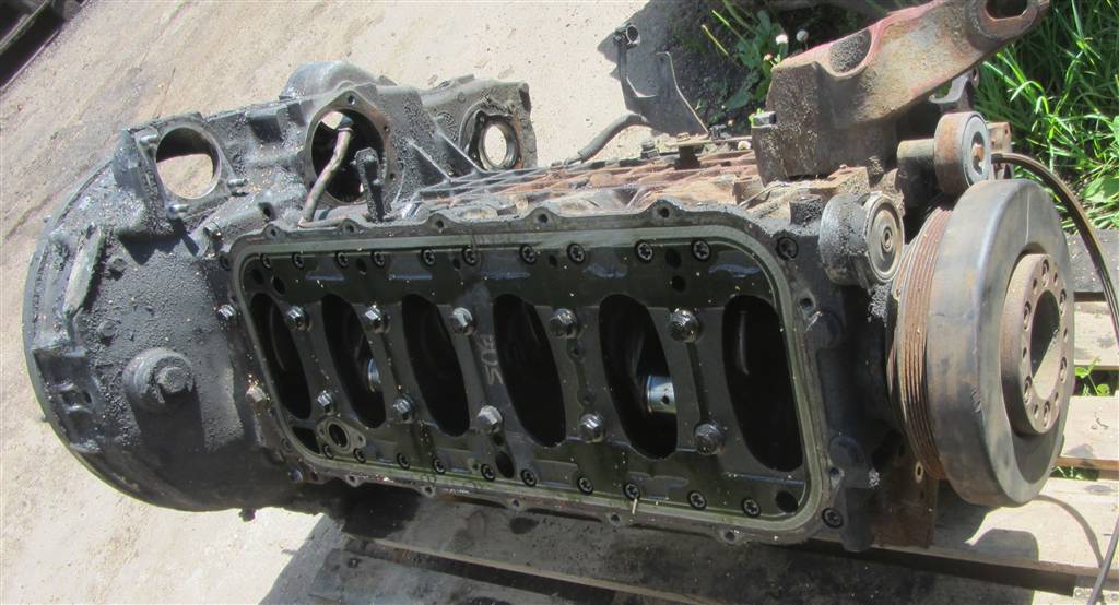 Блок цилиндров для Iveco EuroTrakker 504105687