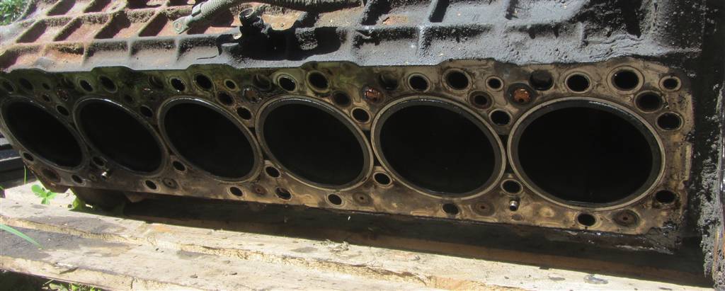 Блок цилиндров для Iveco EuroTrakker 504105687