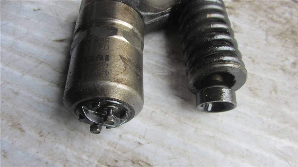 Форсунка дизельная электрическая для Iveco EuroCargo 0414700003