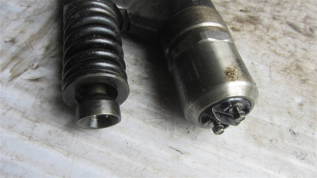 Форсунка дизельная электрическая для Iveco EuroCargo 0414700003