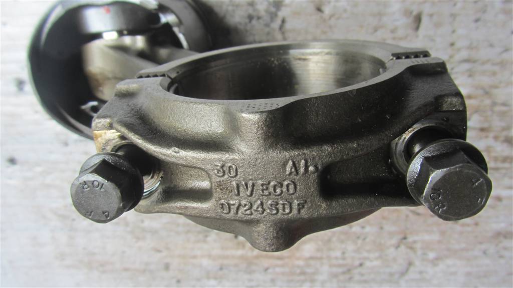 Поршень с шатуном для Iveco EuroCargo 504009280