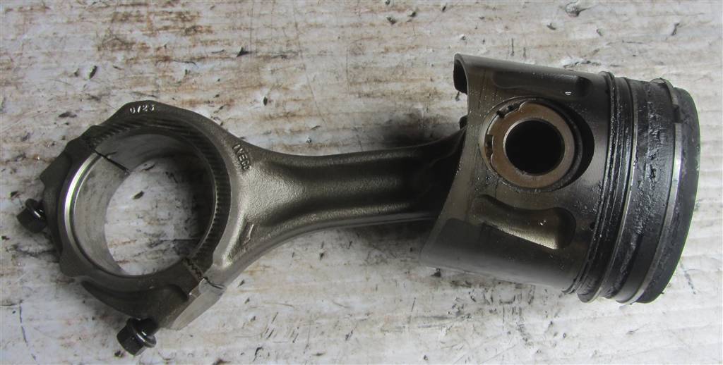 Поршень с шатуном для Iveco EuroCargo 504009280