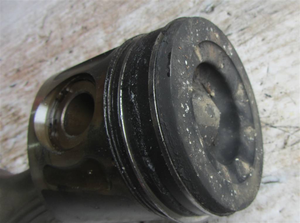 Поршень с шатуном для Iveco EuroCargo 504009280