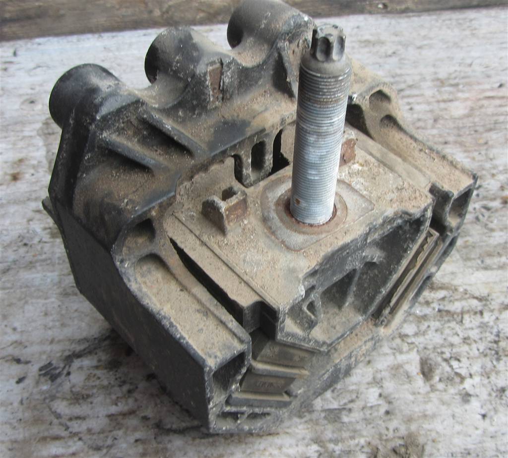 Подушка крепления двигателя для MAN TGX 81962100670