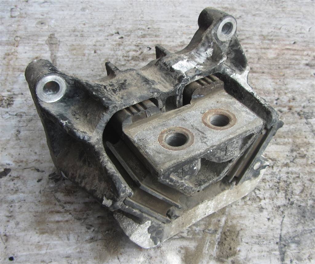 Подушка крепления двигателя для MAN TGX 81962100597