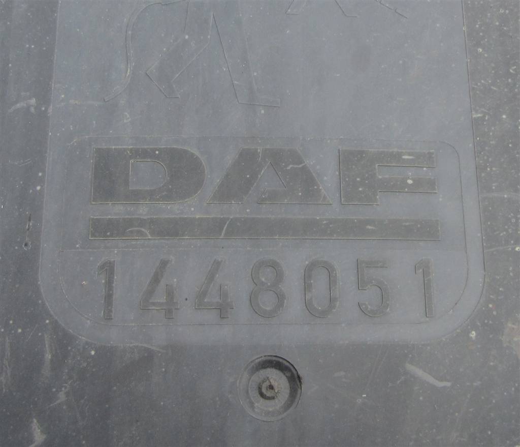 Крышка блока предохранителей для DAF Xf 105  1448051
